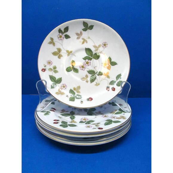 Wedgwood Wild Strawberry Bone China Set Of 4 Bread And Butter Plate And 1 Saucer - Picture 8 of 8